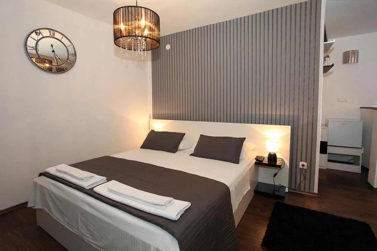 Rooms Villa Padre Pag Town