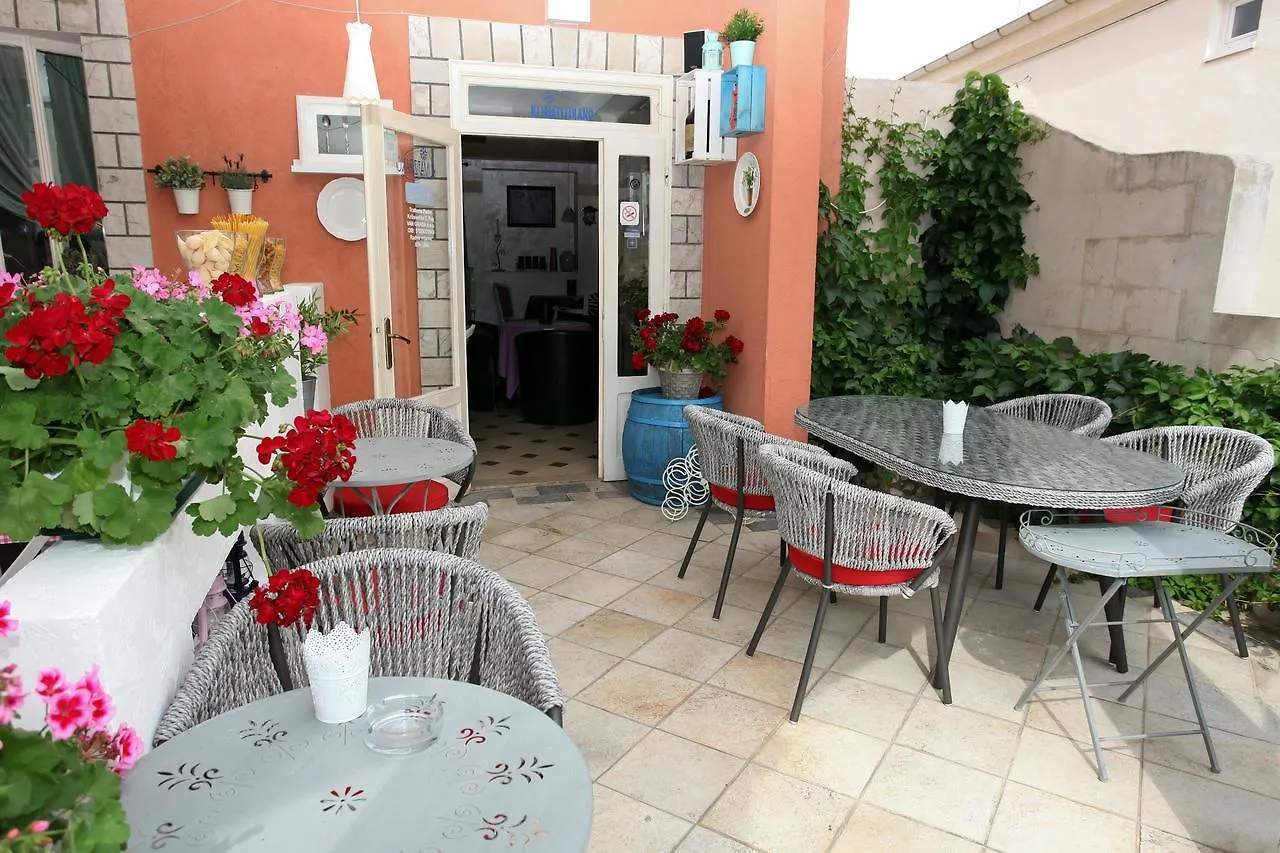 Rooms Villa Padre Pag Town 3*,